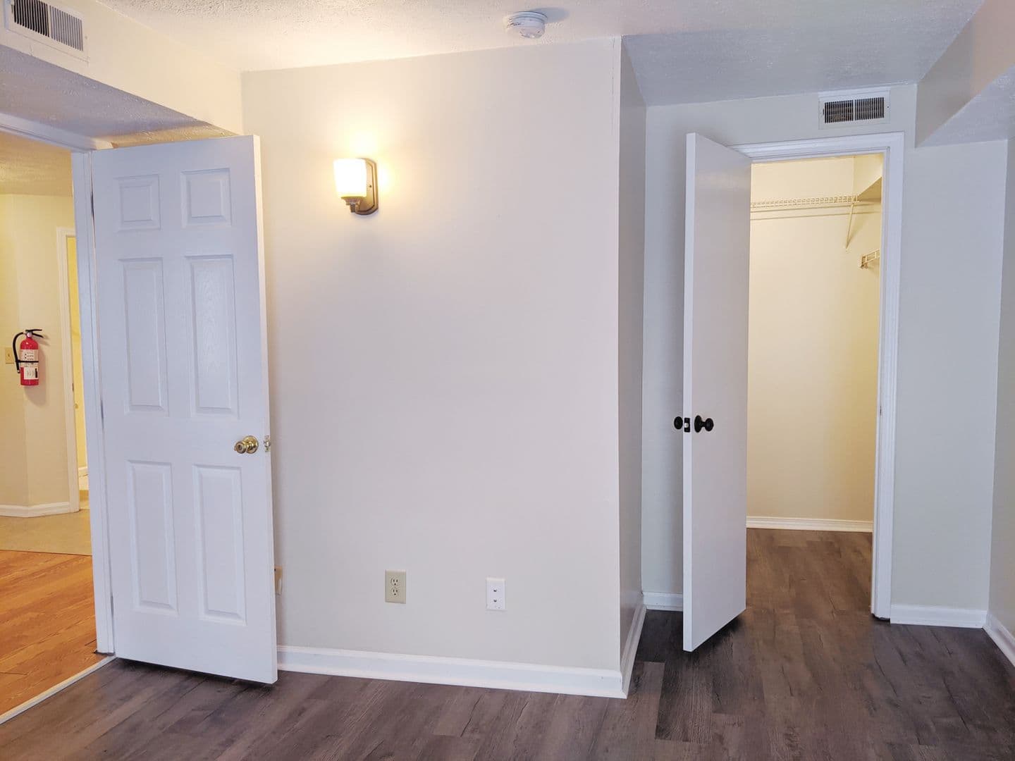 Bloomington Apartment: 719-721 W 15th St