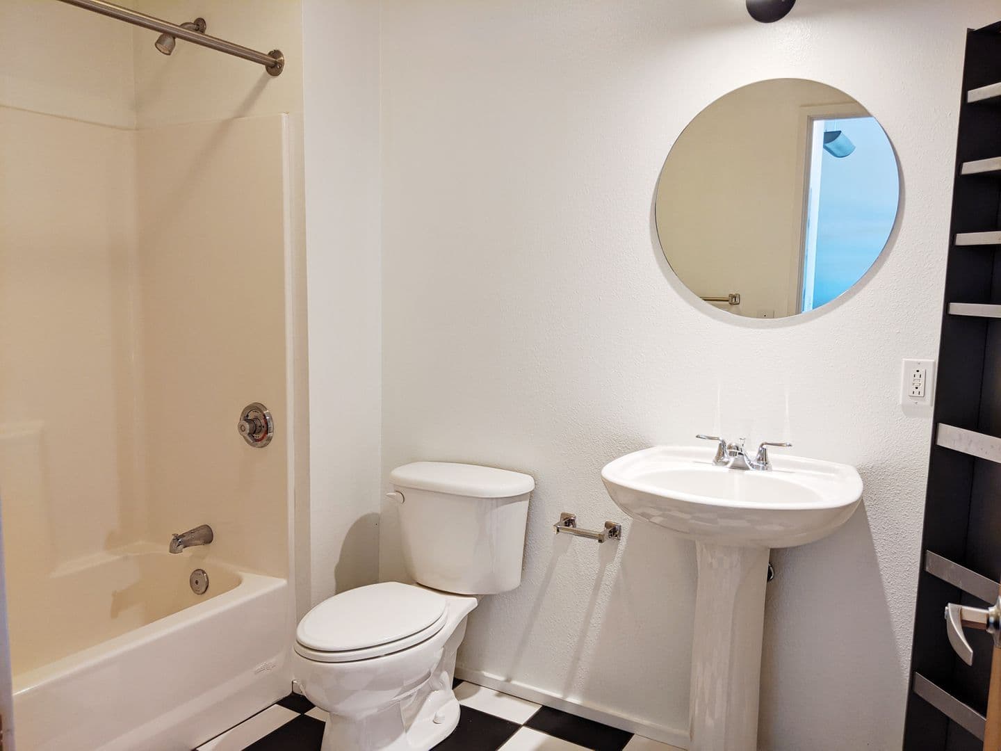 Bloomington Apartment: 212 N Morton St