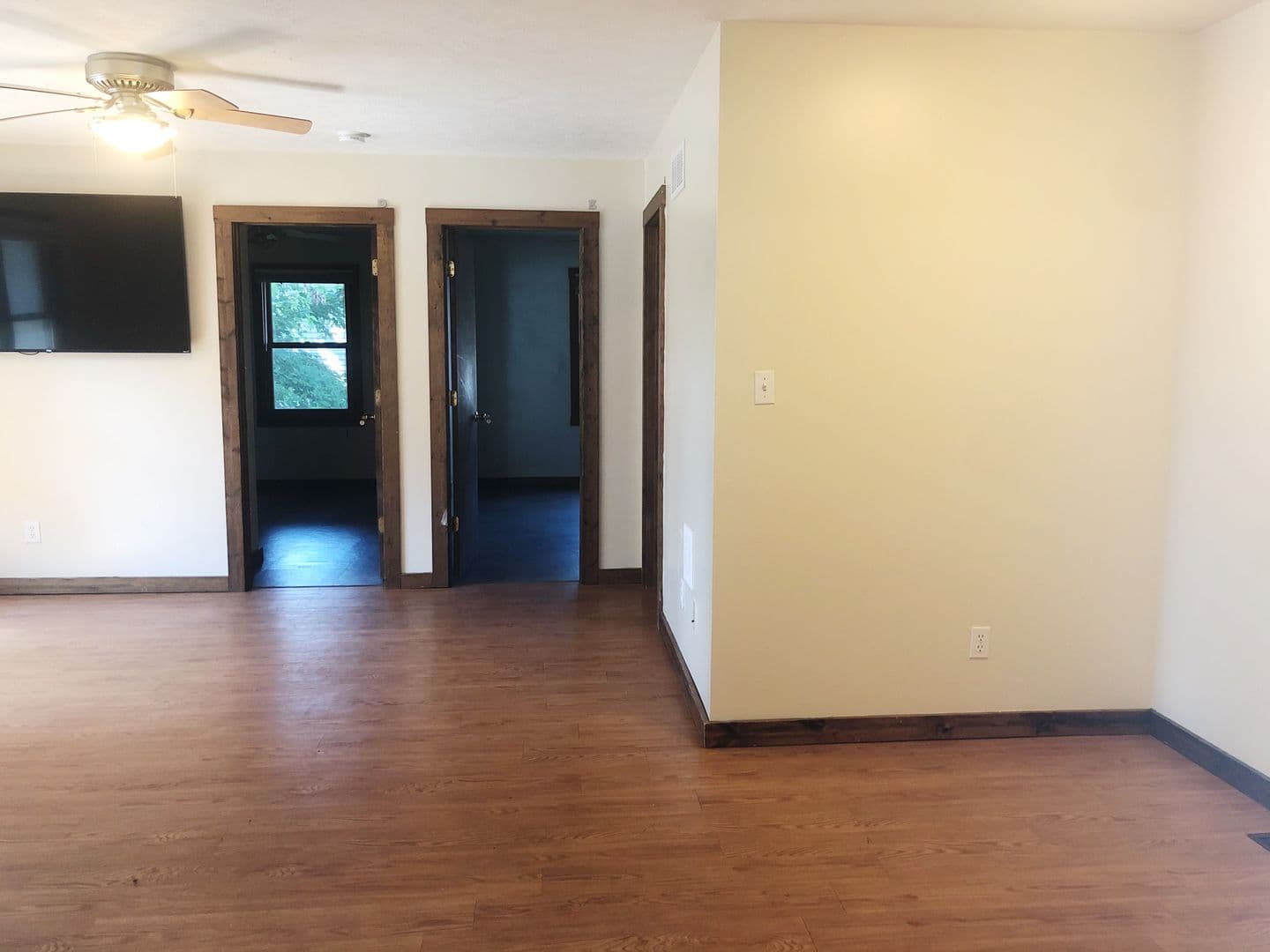 Bloomington Apartment: 405 - 421 E 20th St