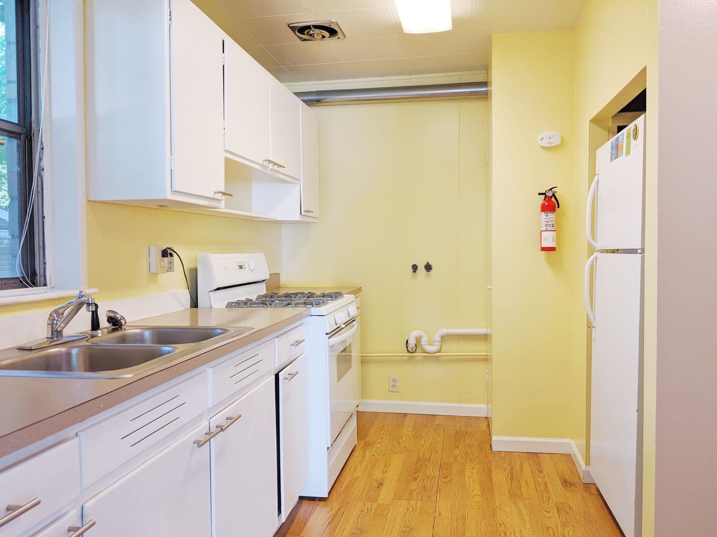 Bloomington Apartment: 412 N Roosevelt St