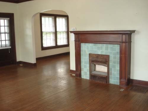 Bloomington Apartment: 321 S Eagleson Ave