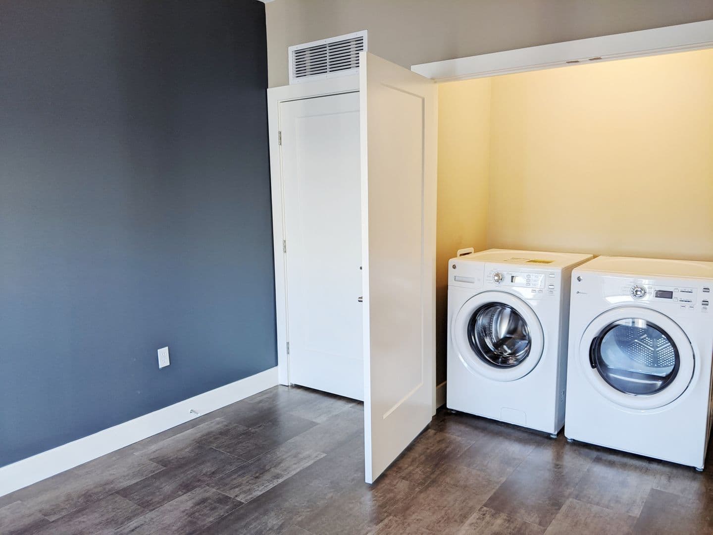 Bloomington Apartment: 526 N Morton St