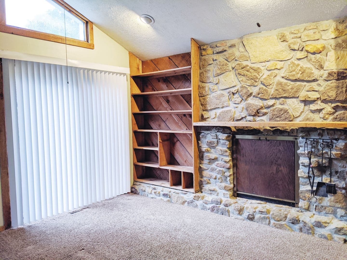 Bloomington Apartment: 208 S Hillsdale Dr