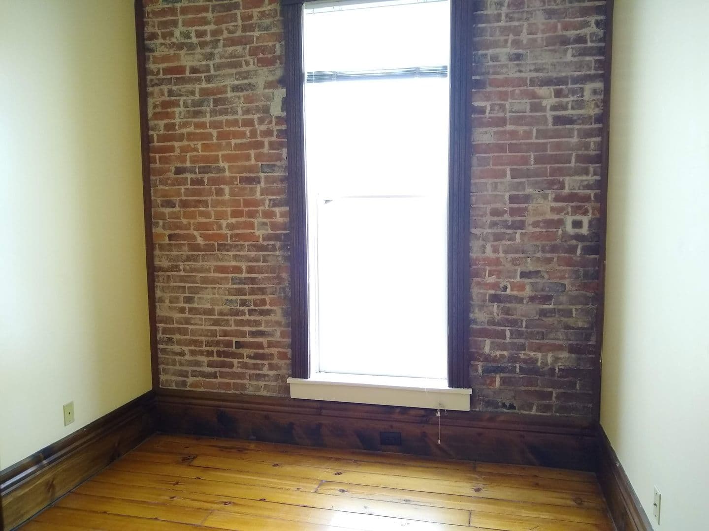 Bloomington Apartment: 112.5 S College Ave
