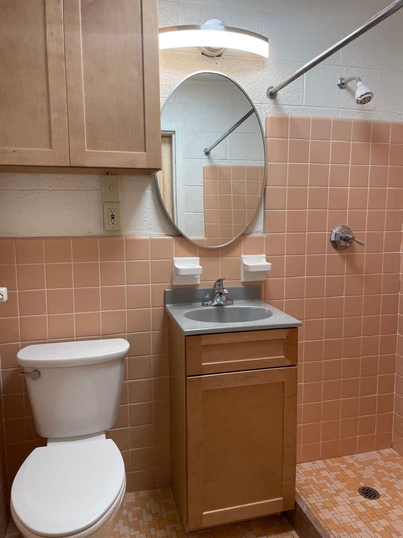 Bloomington Apartment: 2622 N Walnut St