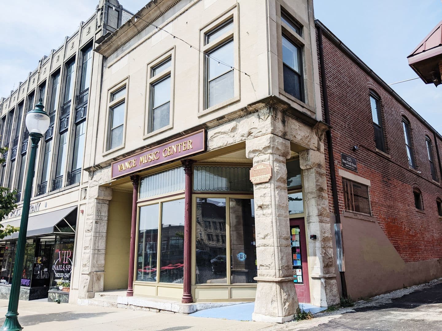 Bloomington Apartment: 112.5 W 6th St