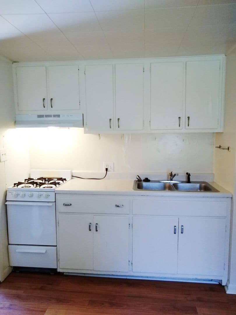 Bloomington Apartment: 1405 S Rogers St