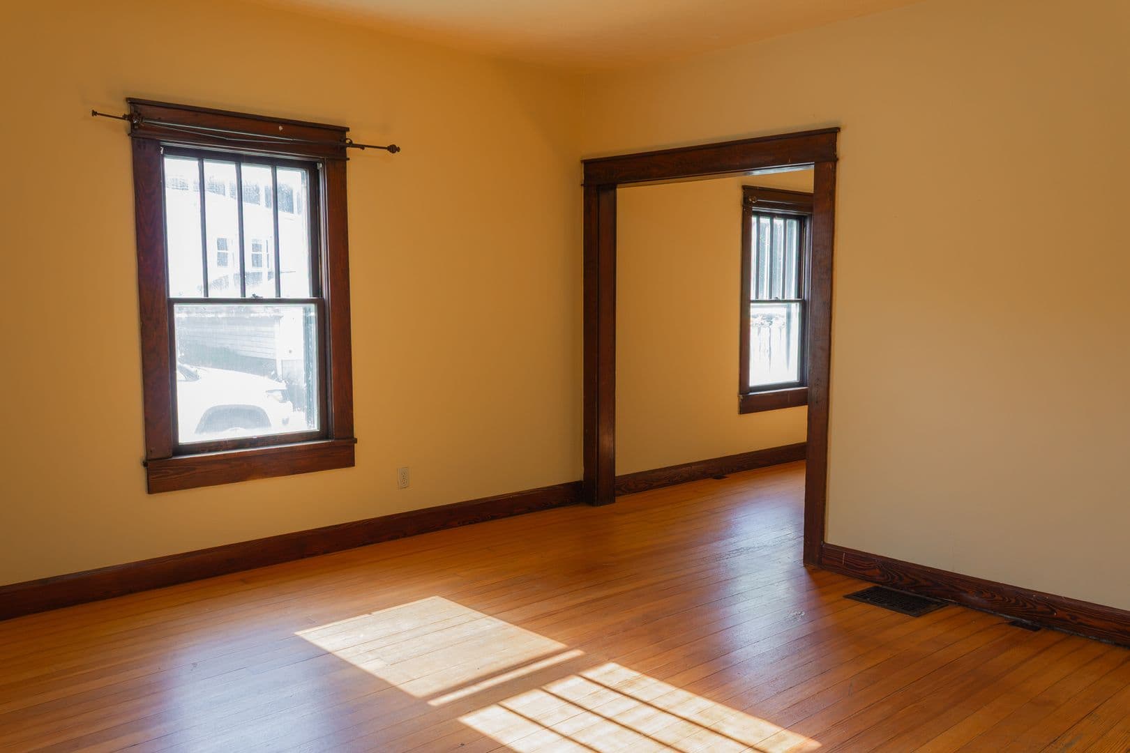 Bloomington Apartment: 817 W 11th Street
