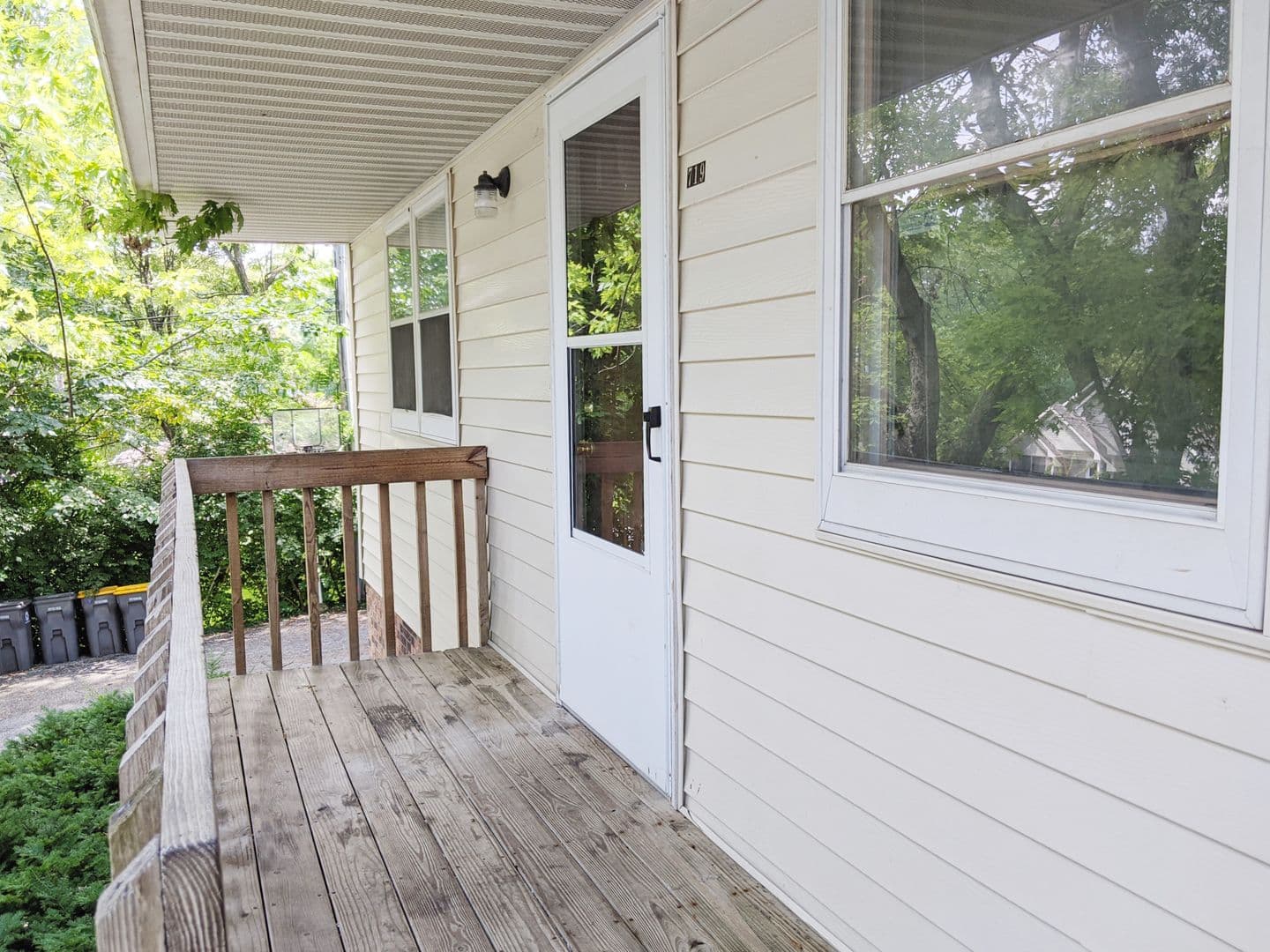 Bloomington Apartment: 719-721 W 15th St
