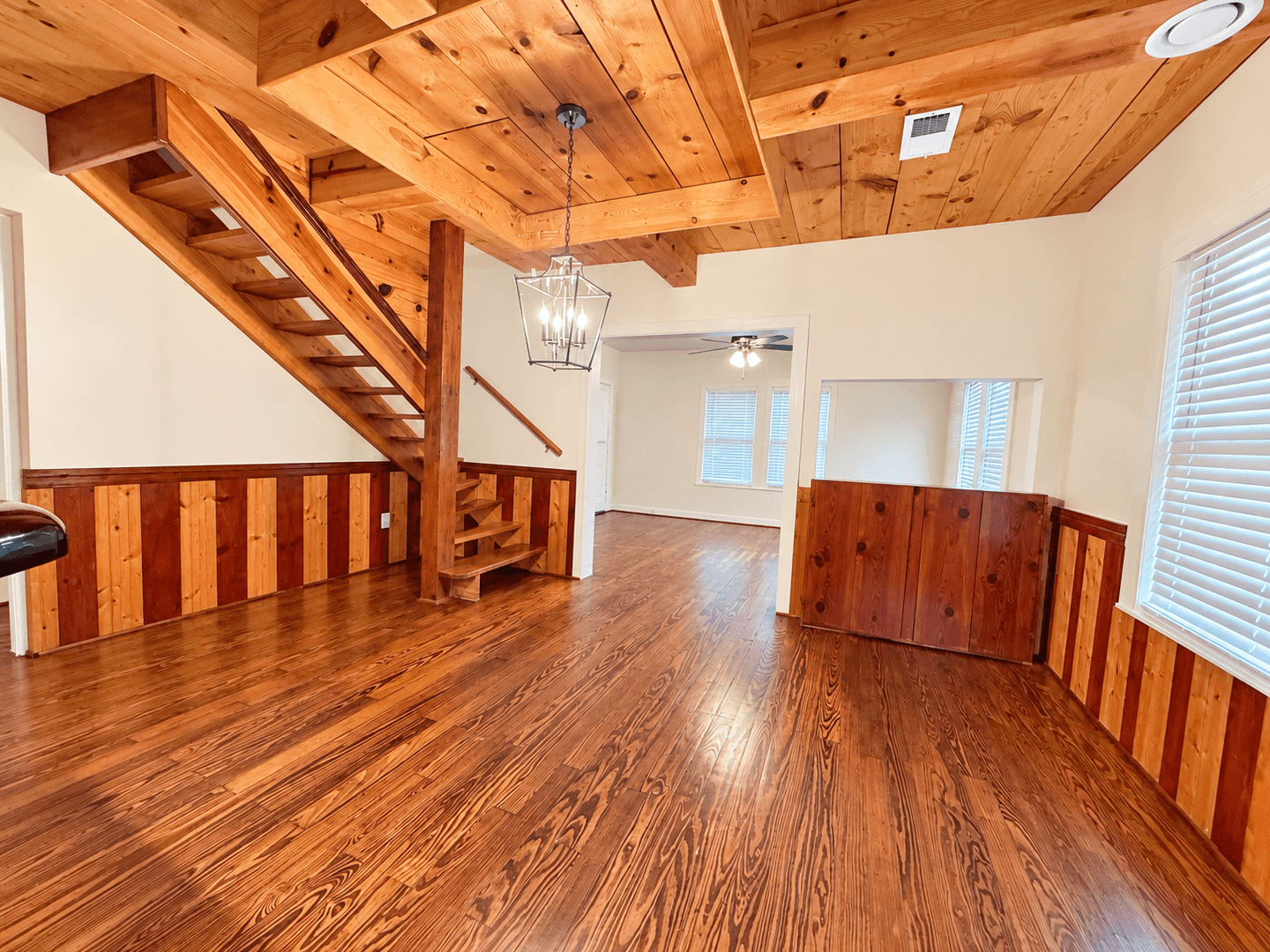 Angleton Apartment: 317 E Locust