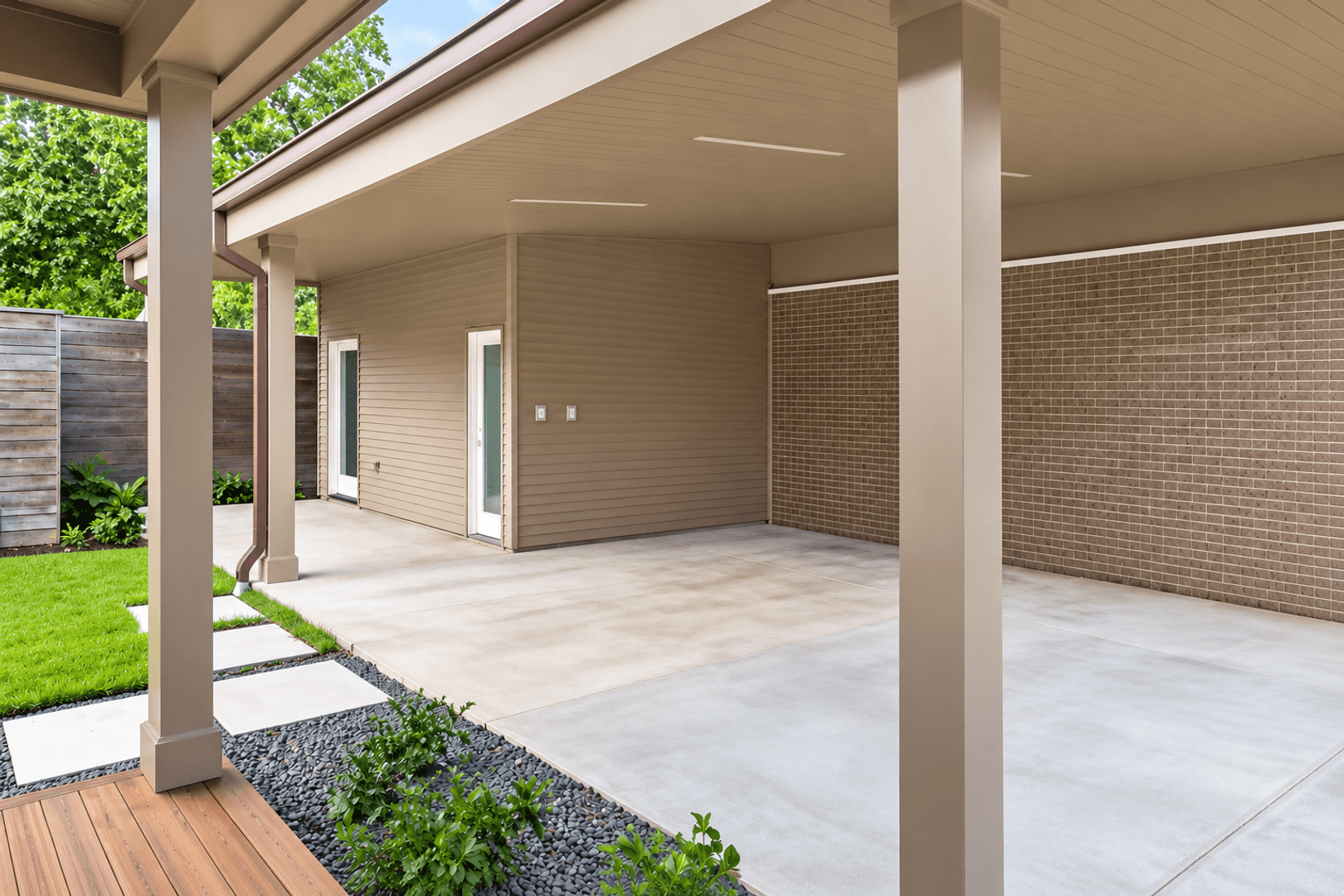 Houston House: 1506 Sul Ross St