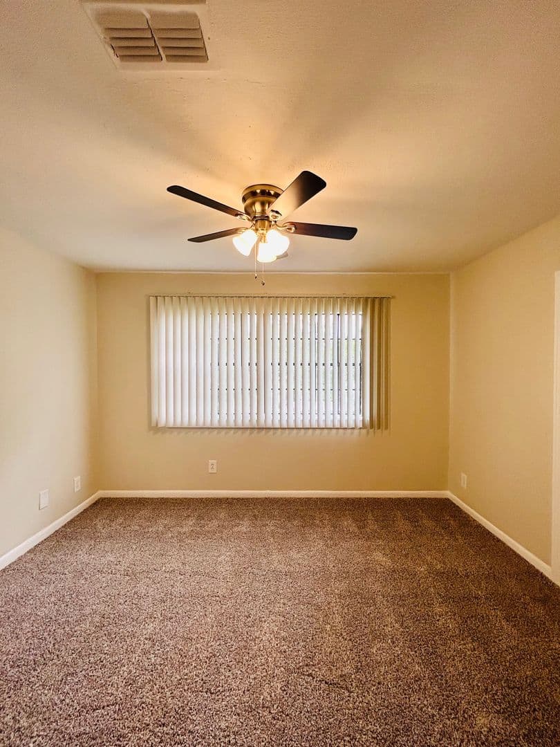 Houston Apartment: 3629 N. MacGregor Way