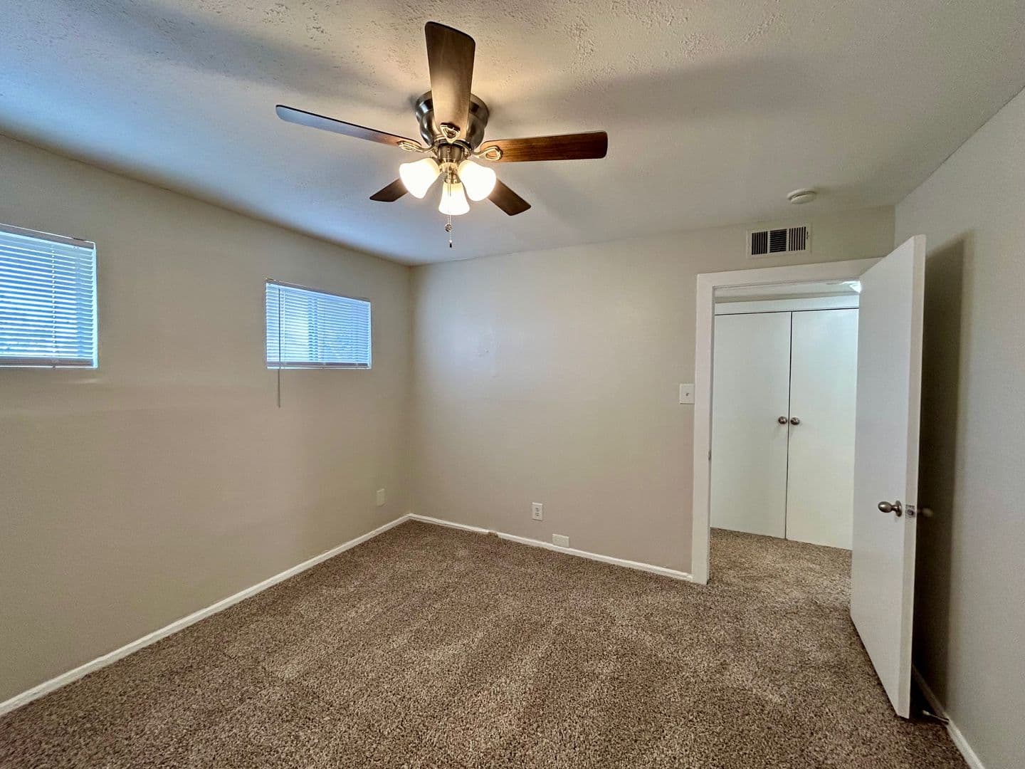 Houston Apartment: 5415 Scott St