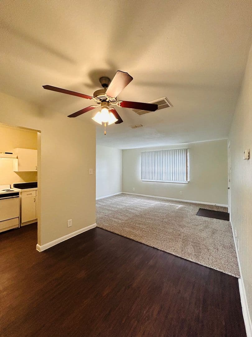 Houston Apartment: 3629 N. MacGregor Way