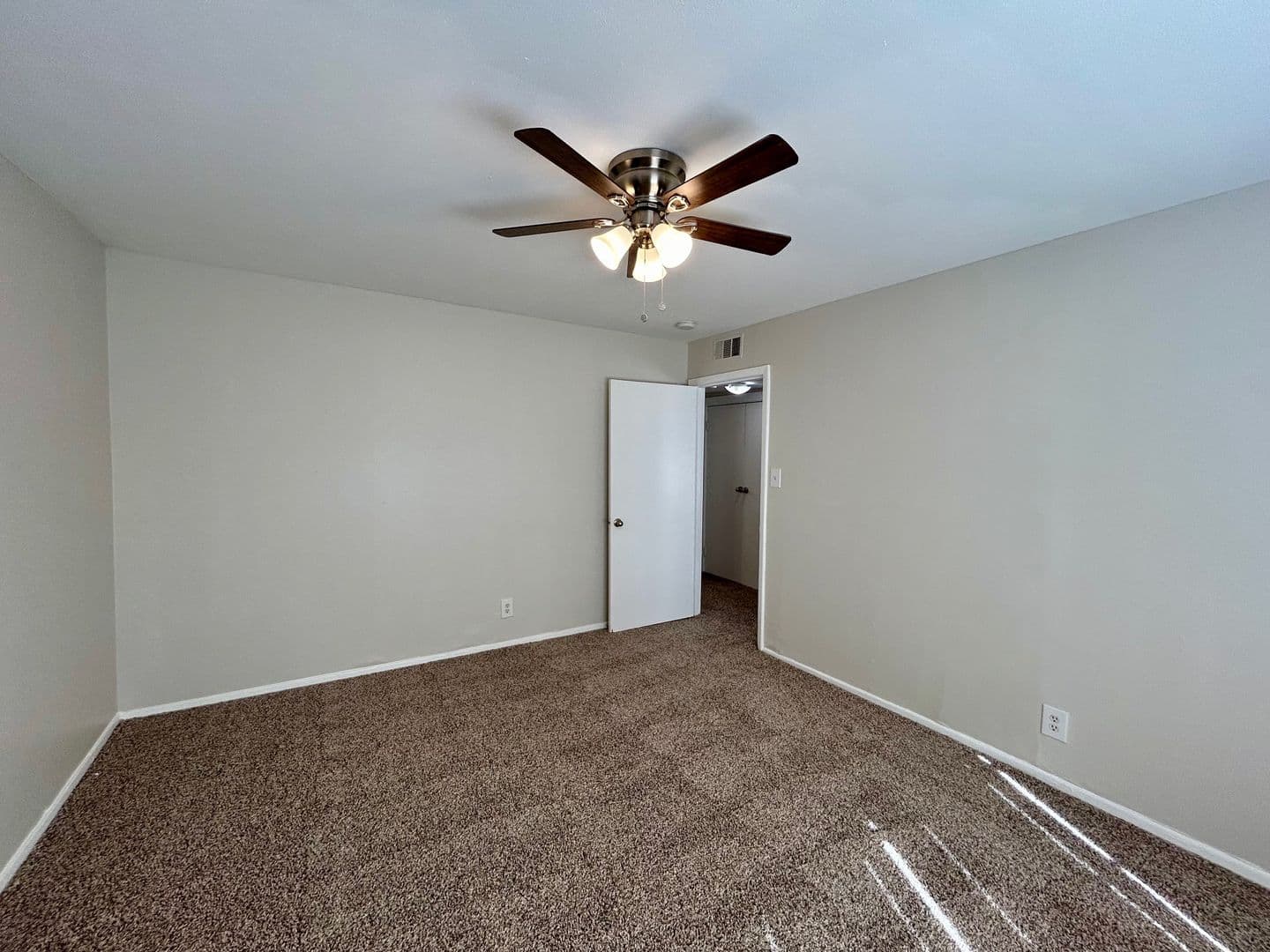 Houston Apartment: 5415 Scott St