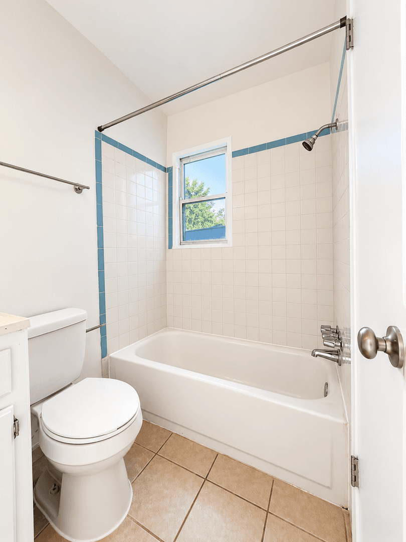 Houston Apartment: 5200 Michaux St