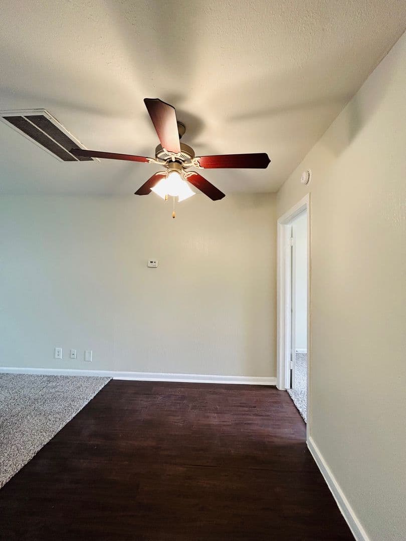 Houston Apartment: 3629 N. MacGregor Way