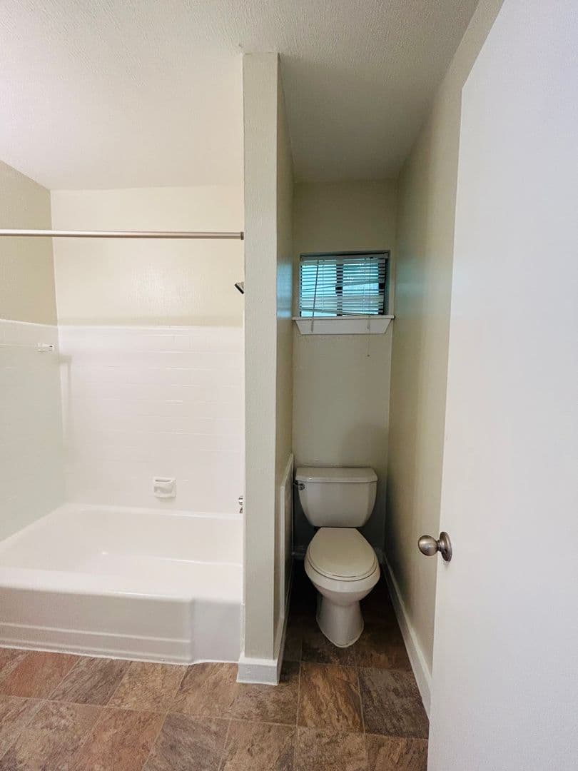 Houston Apartment: 3629 N. MacGregor Way