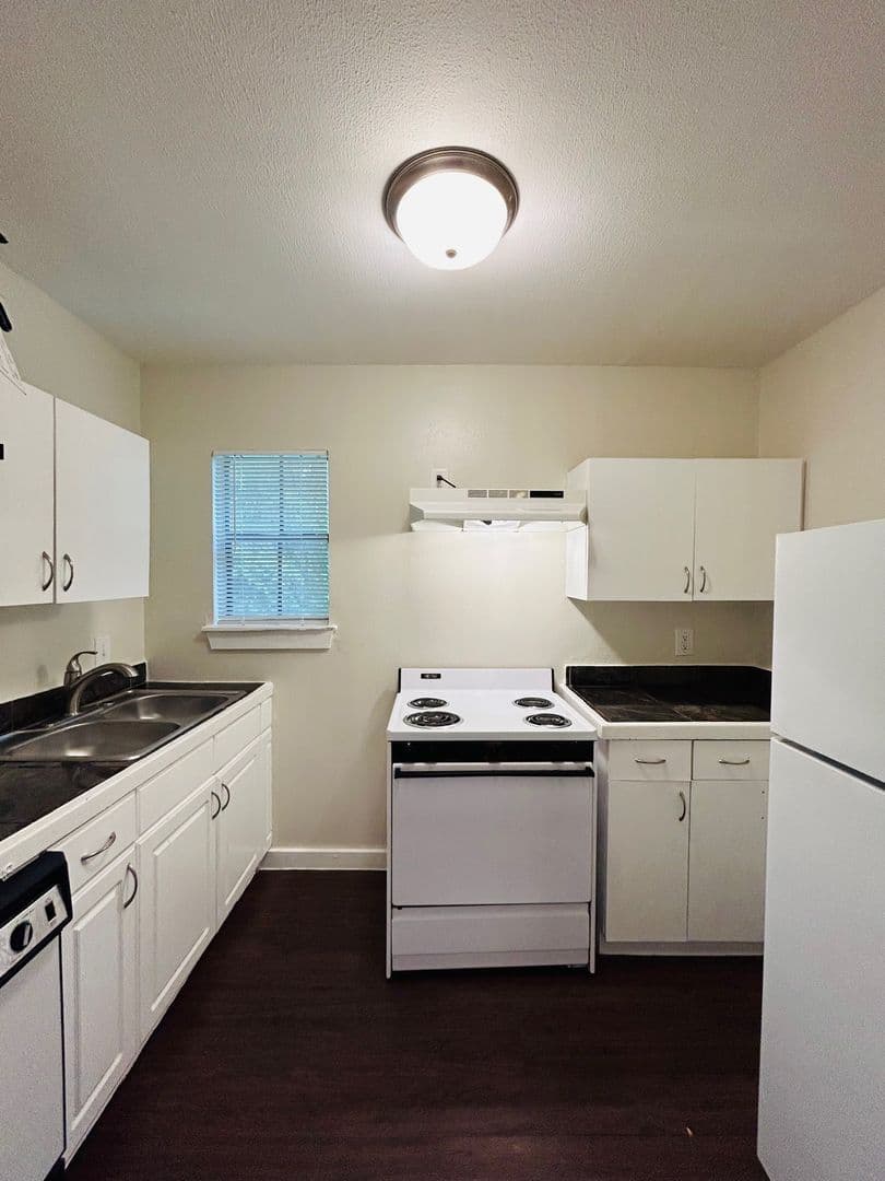 Houston Apartment: 3629 N. MacGregor Way