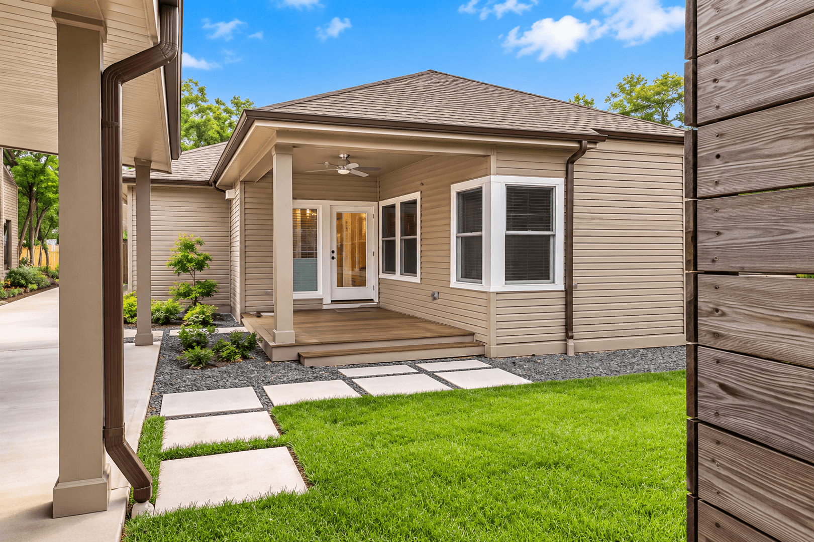 Houston House: 1506 Sul Ross St