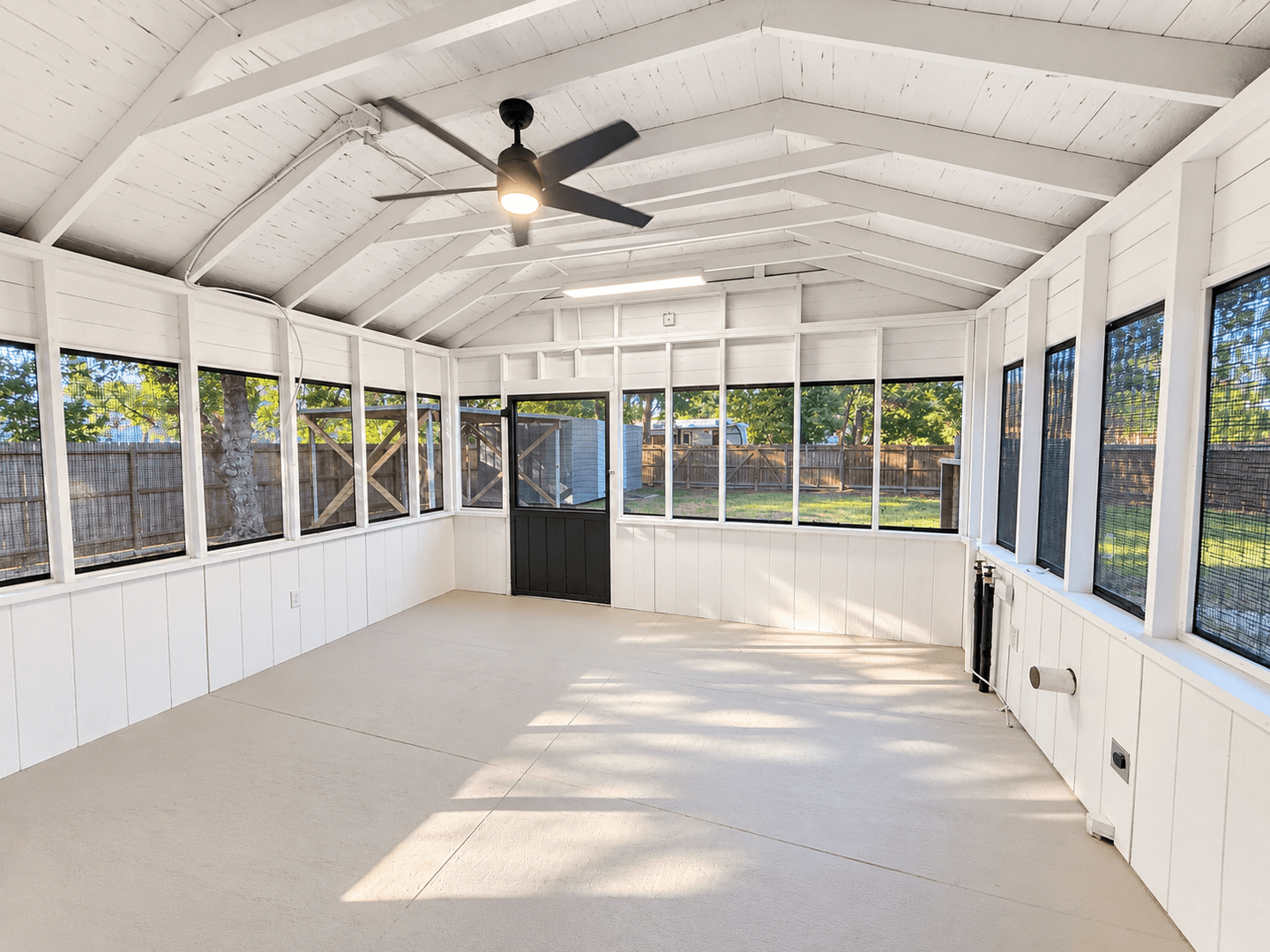 Angleton Apartment: 317 E Locust