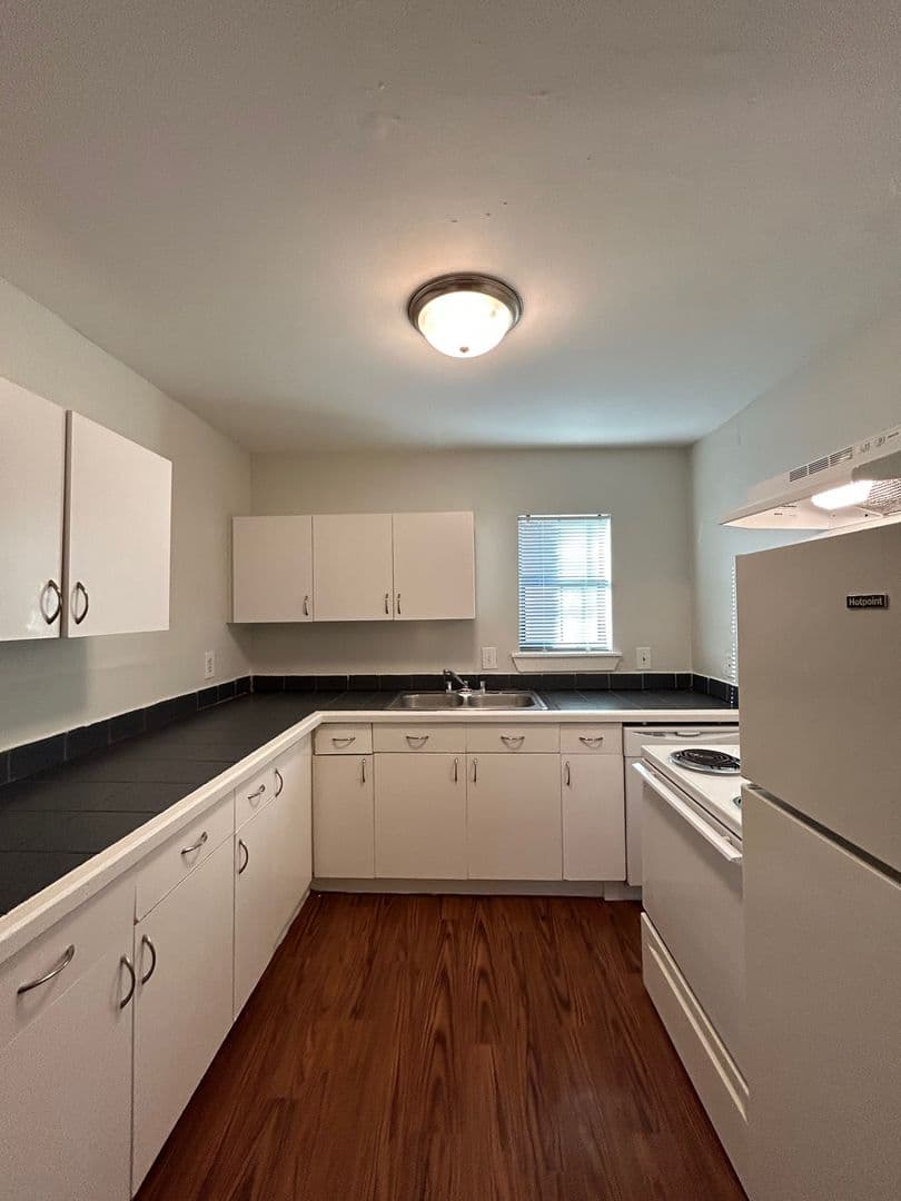 Houston Apartment: 3629 N. MacGregor Way