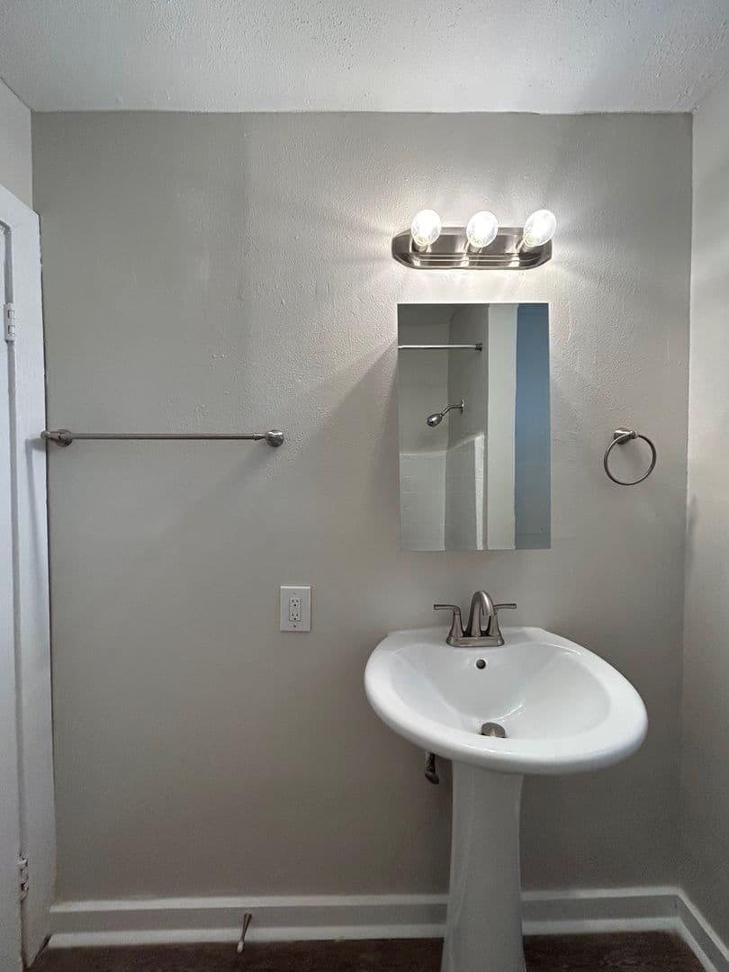 Houston Apartment: 5415 Scott St