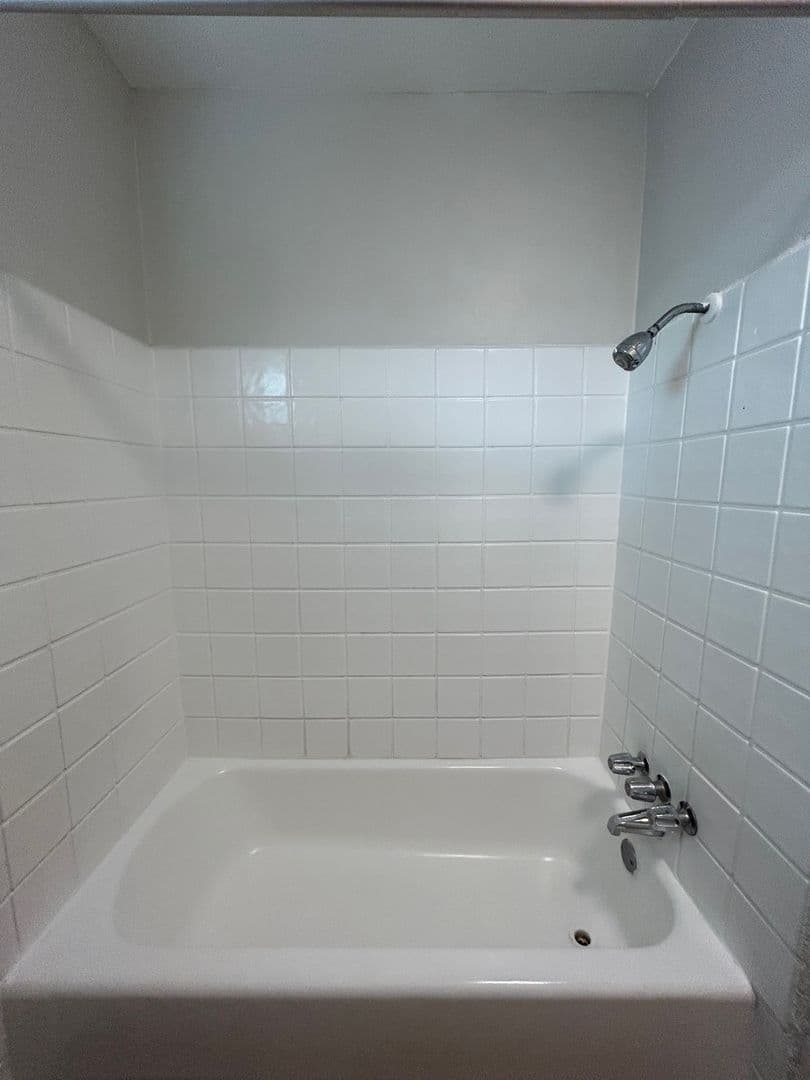 Houston Apartment: 3629 N. MacGregor Way