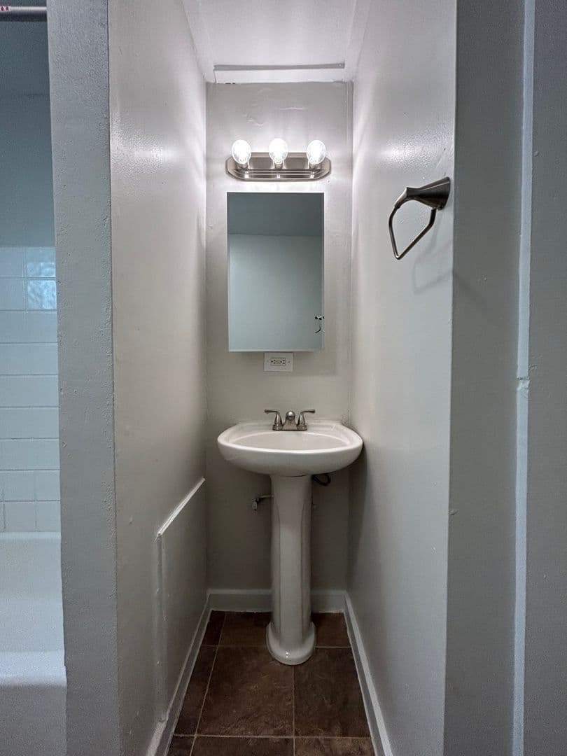 Houston Apartment: 3629 N. MacGregor Way