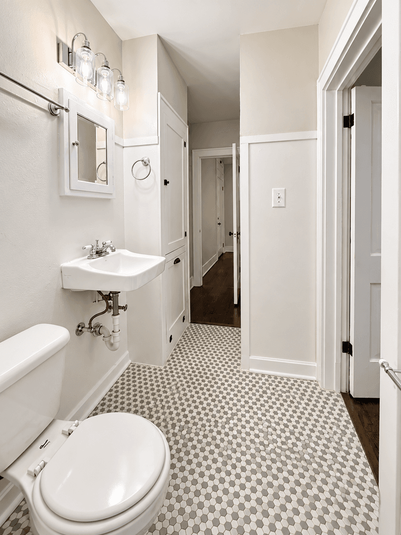 Houston Apartment: 1126-1136 Berthea St.