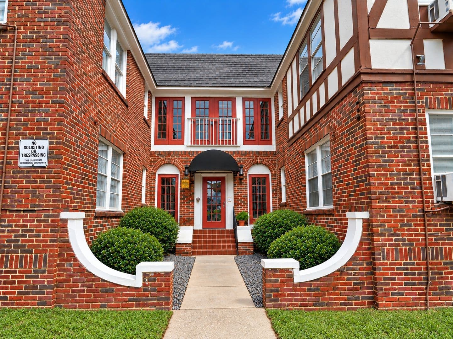 Houston Apartment: 3920 Fannin
