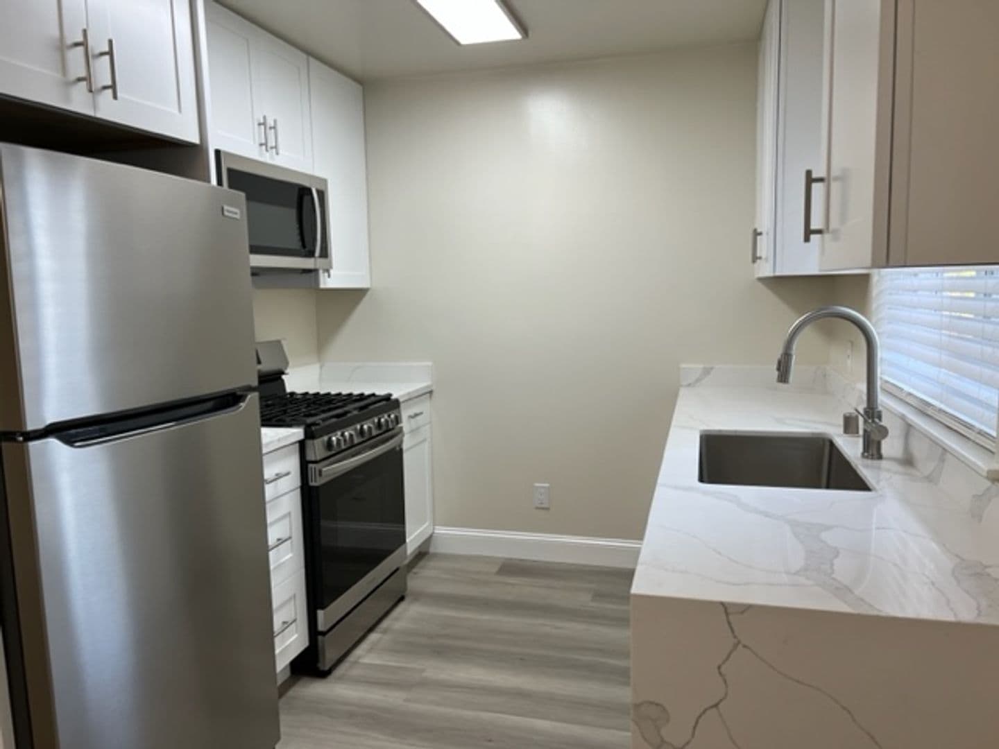 Burlingame Apartment: 1445 El Camino Real