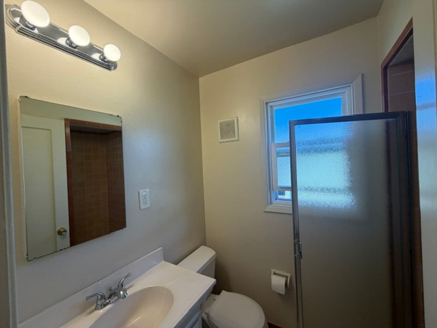San Mateo Apartment: 90 E 39th Avenue