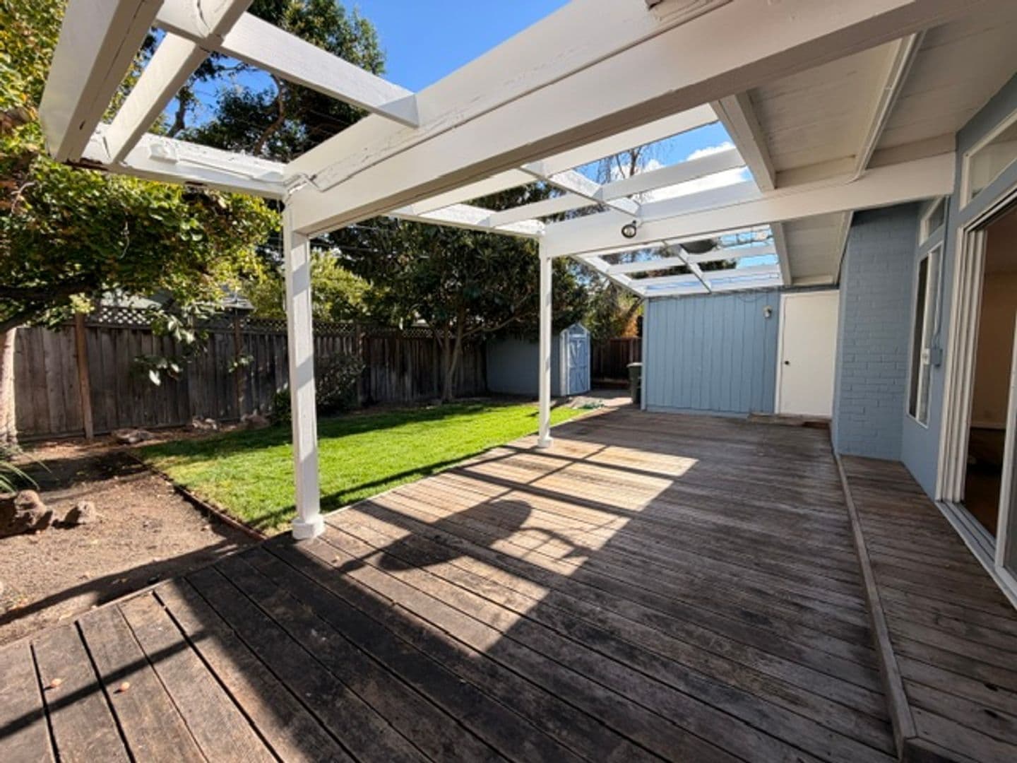 Mountain View House: 2306 Jane Lane