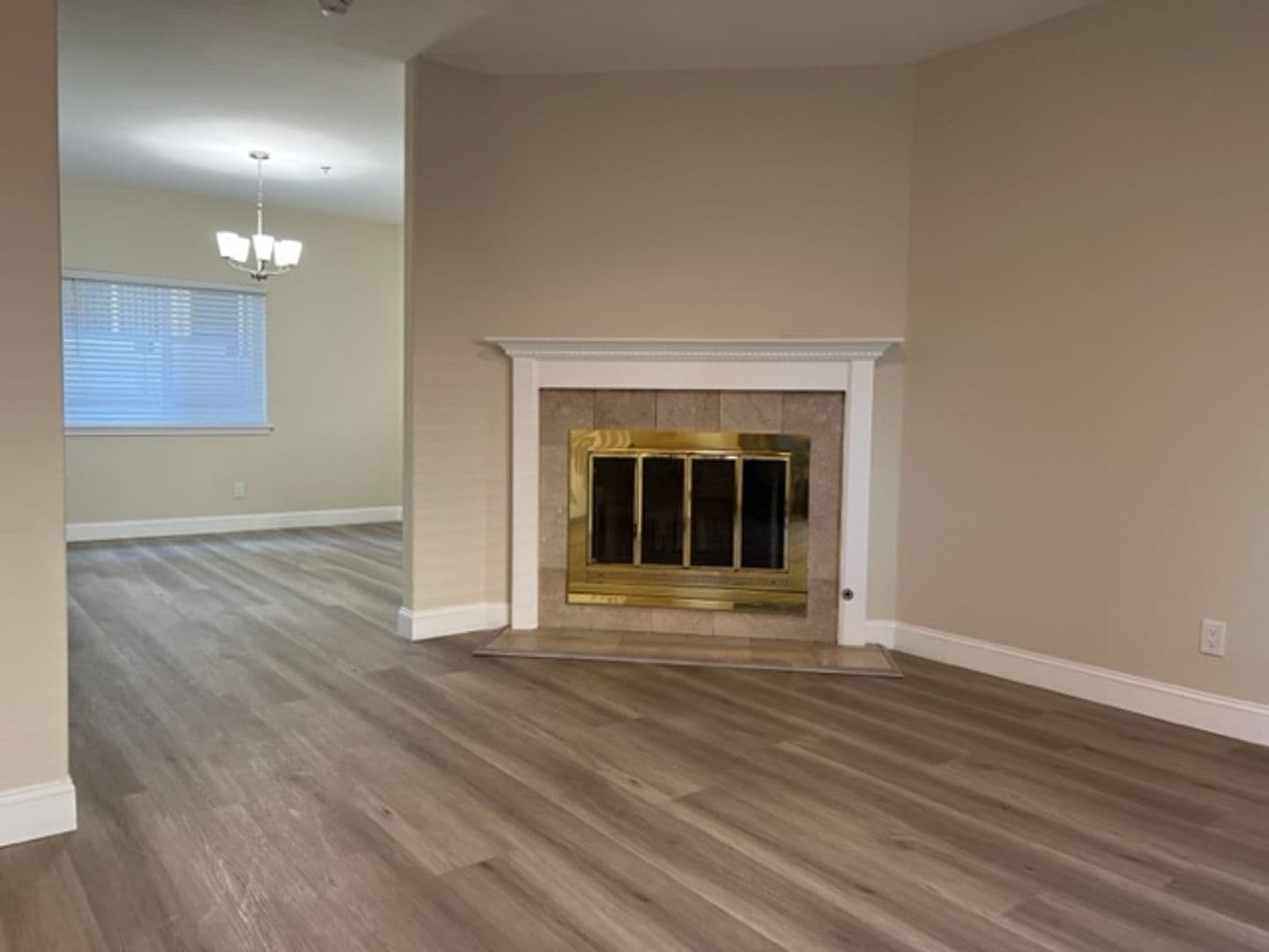 Burlingame Apartment: 1445 El Camino Real