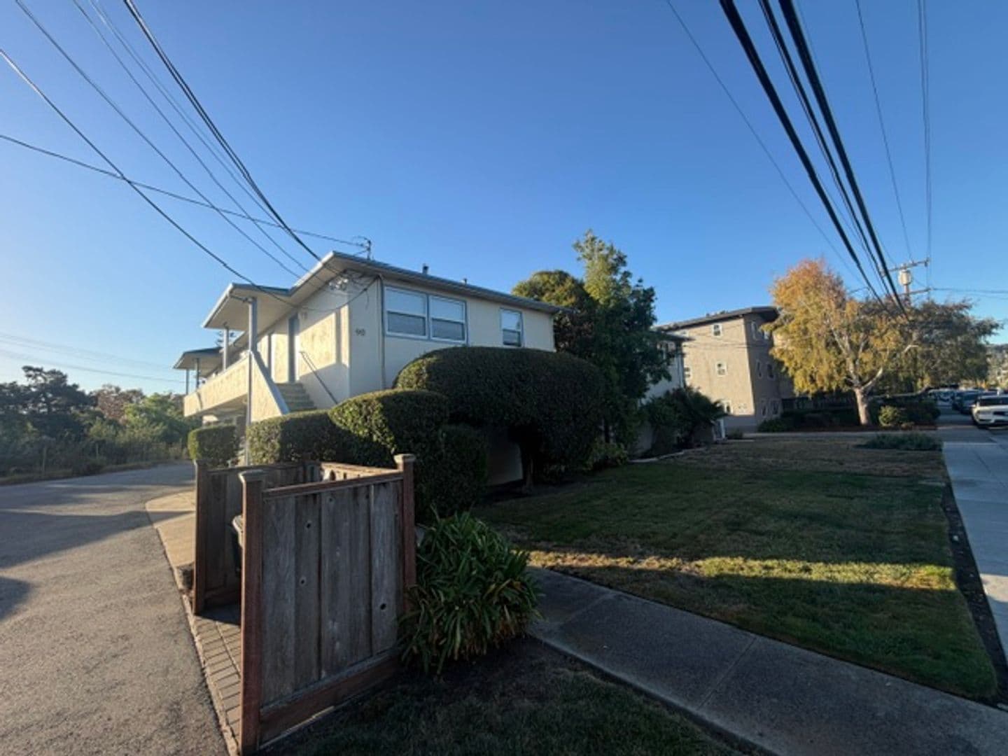 San Mateo Apartment: 90 E 39th Avenue