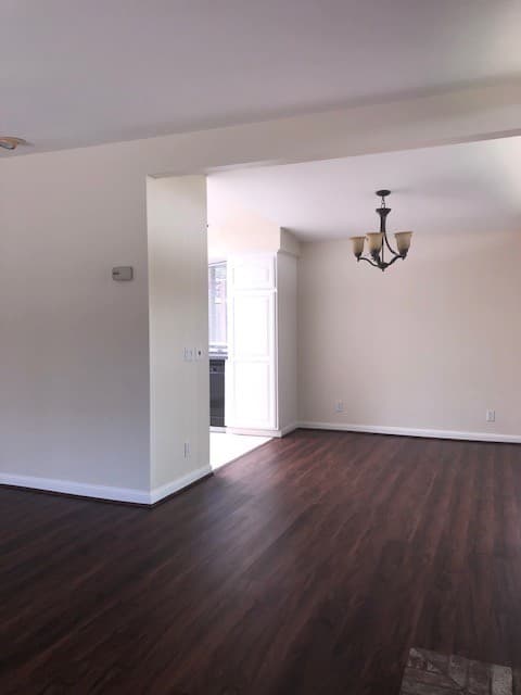 Mountain View House: 2306 Jane Lane