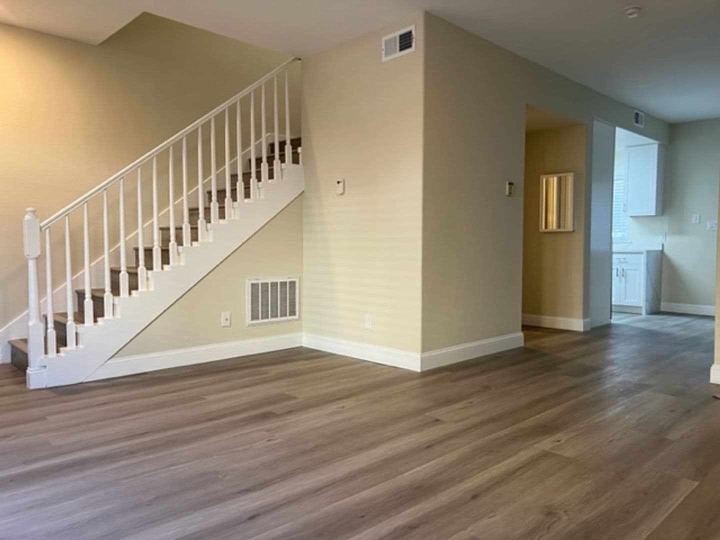 Burlingame Apartment: 1445 El Camino Real