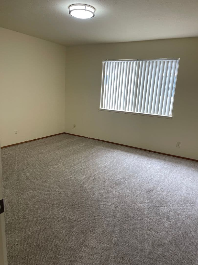 SOUTH SAN FRANCISCO Apartment: 549 COMMERCIAL AVE