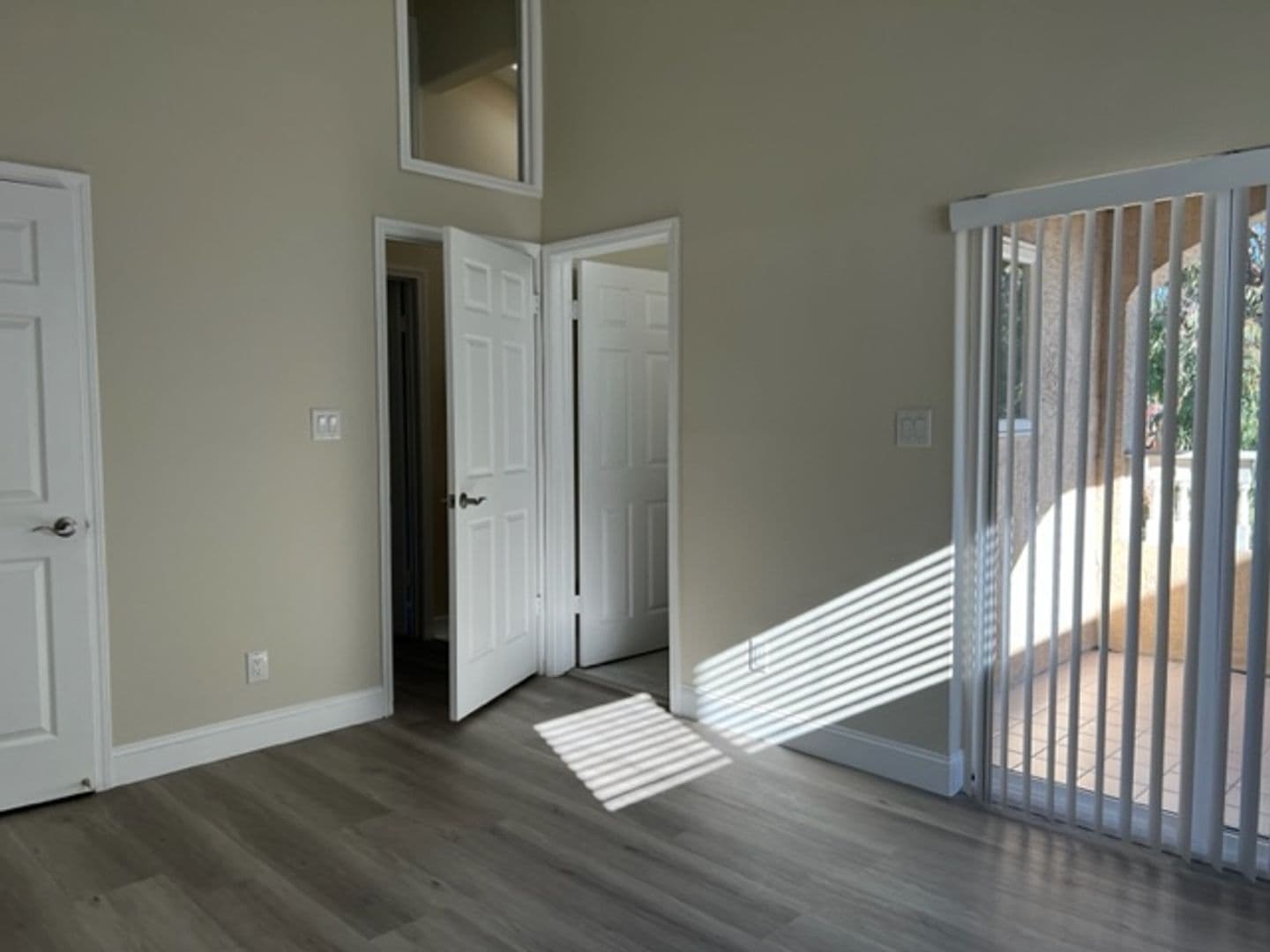 Burlingame Apartment: 1445 El Camino Real