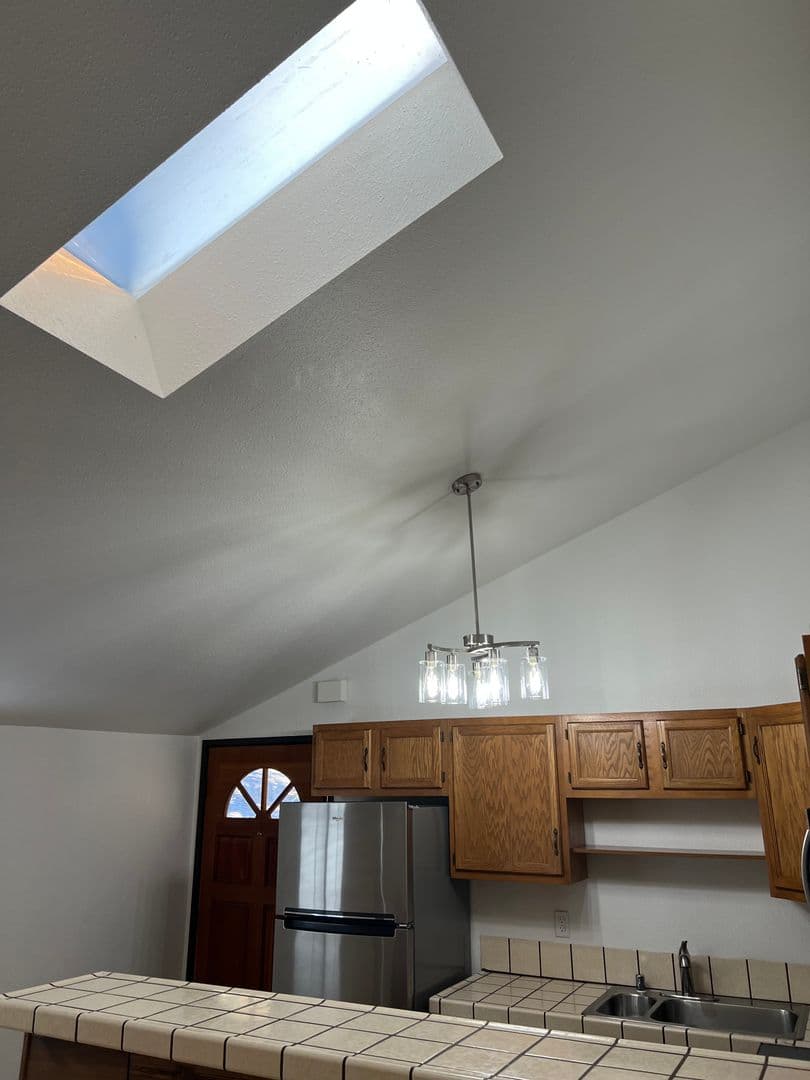 Burlingame House: 1024 Paloma Avenue