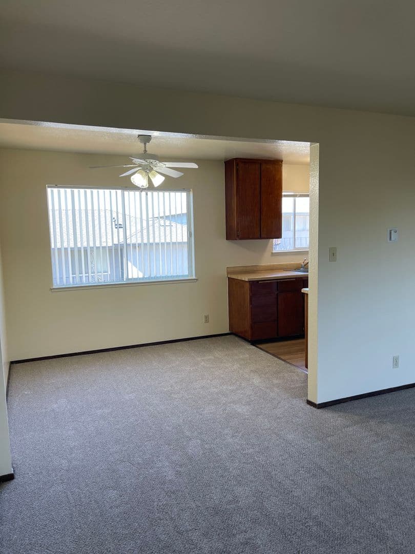 SOUTH SAN FRANCISCO Apartment: 661 BADEN AVE