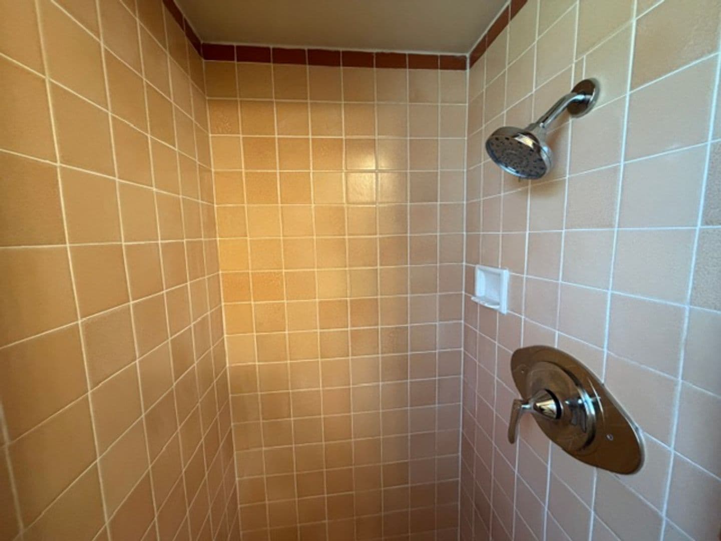 San Mateo Apartment: 90 E 39th Avenue