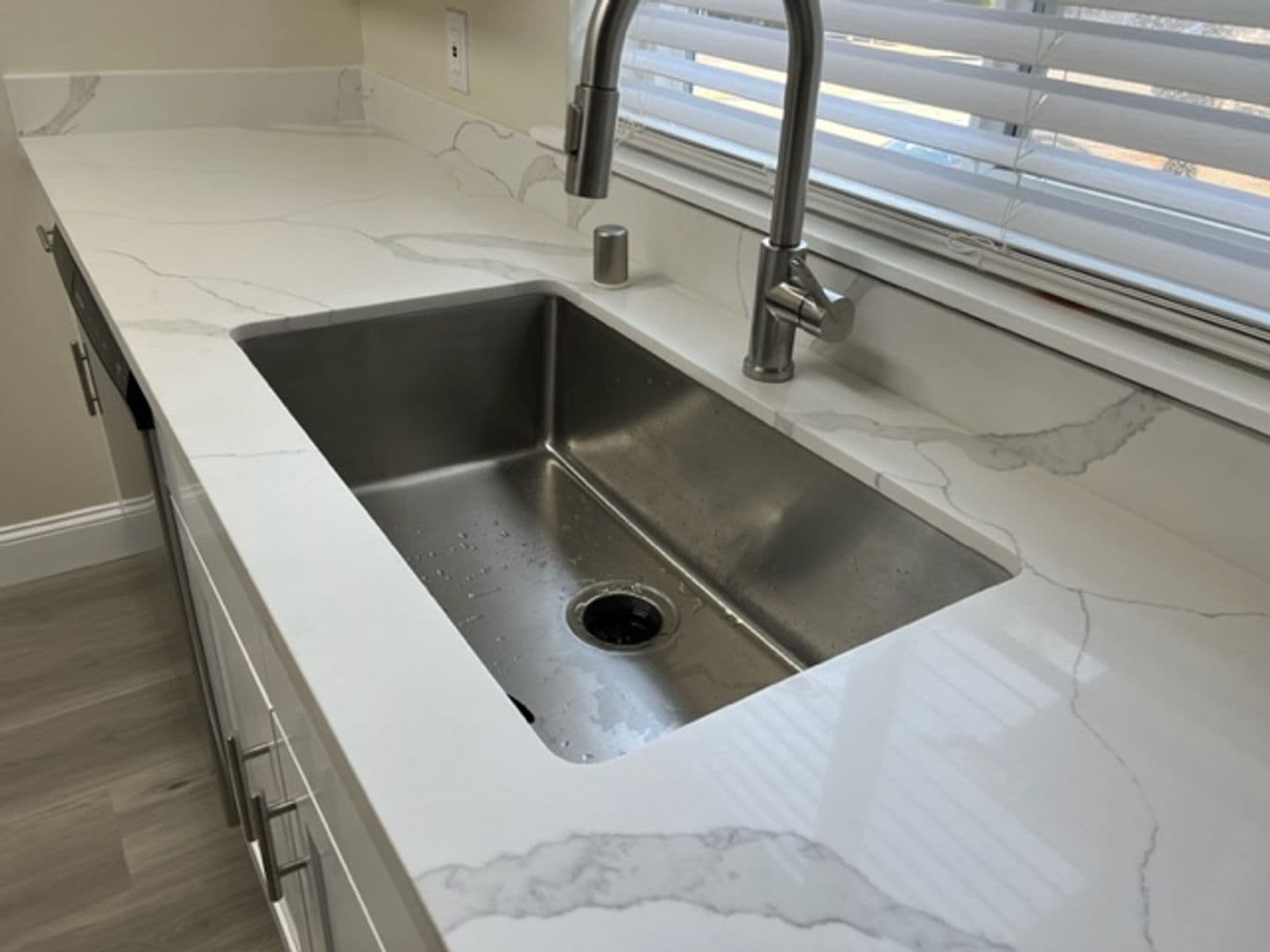 Burlingame Apartment: 1445 El Camino Real