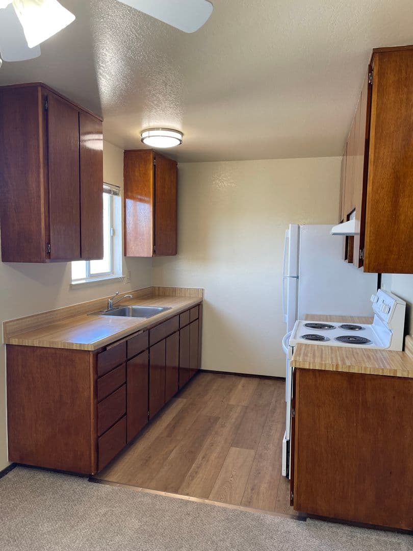 SOUTH SAN FRANCISCO Apartment: 661 BADEN AVE