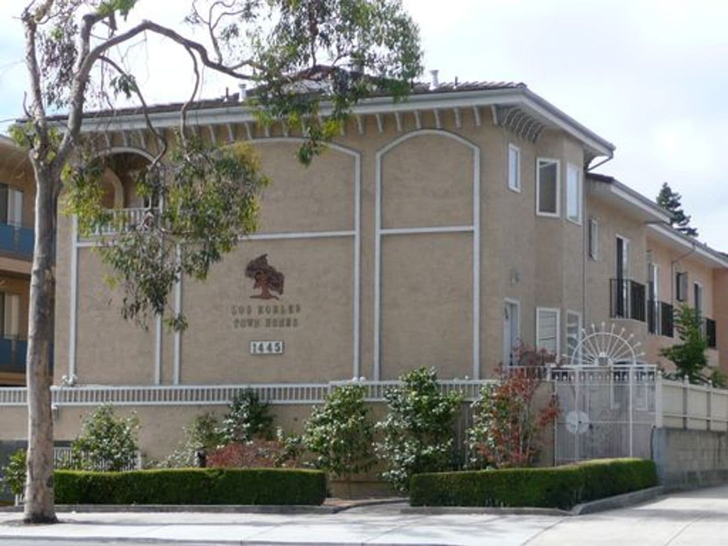 Burlingame Apartment: 1445 El Camino Real