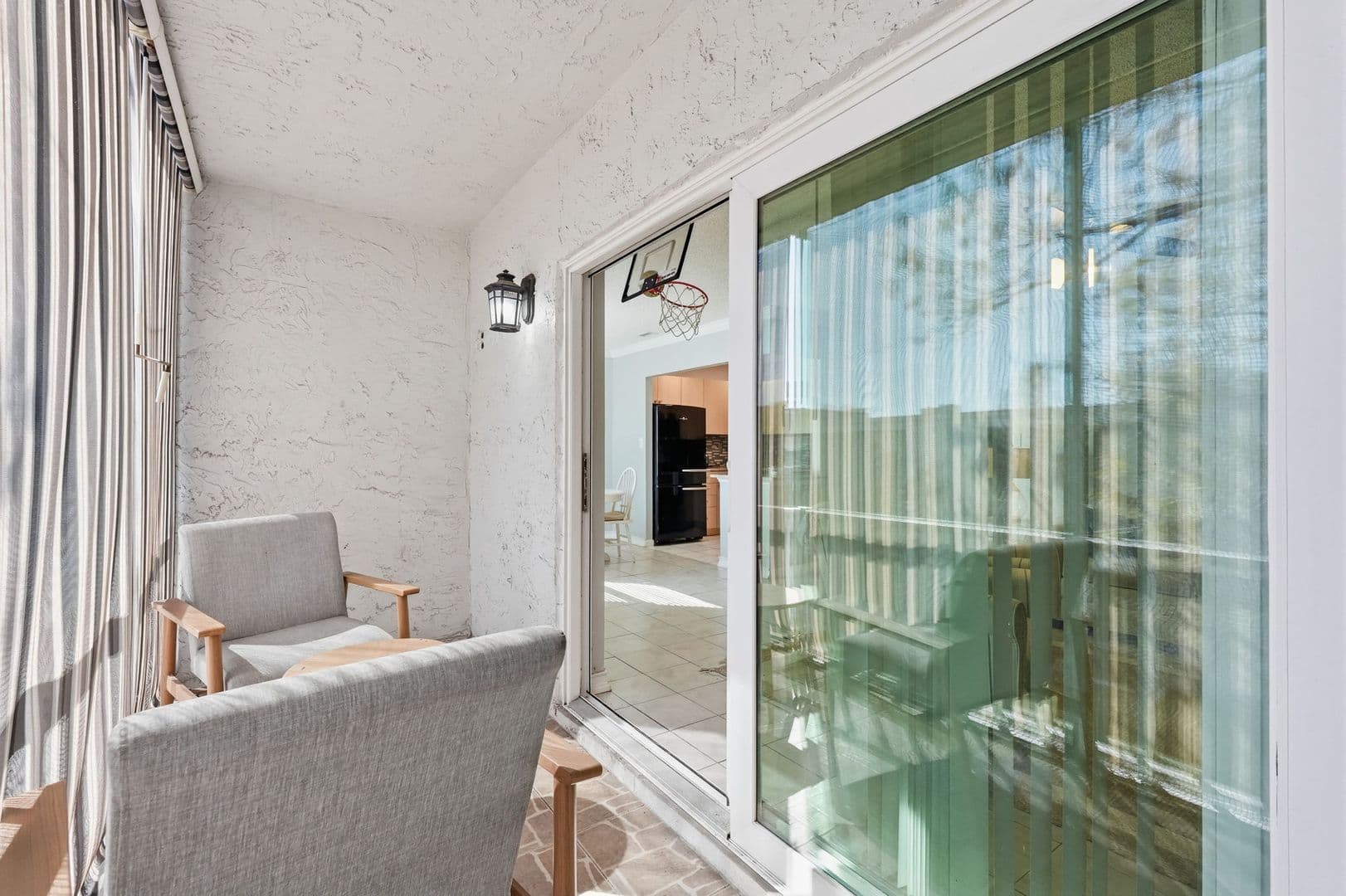 Clearwater House: 337 S. McMullen Booth Road