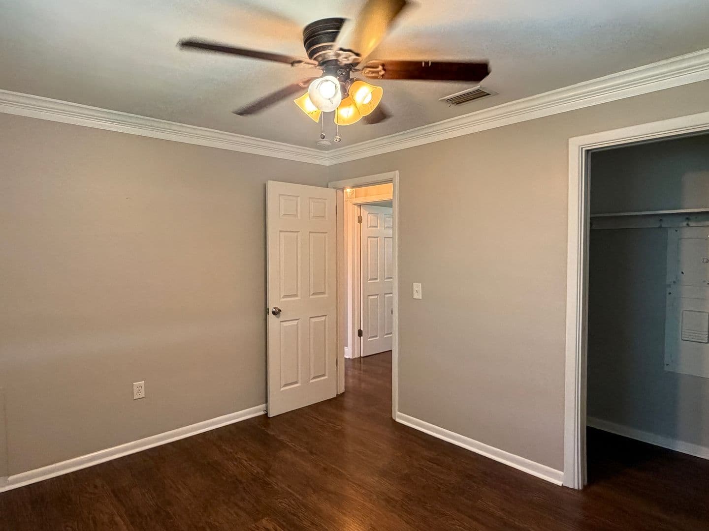 Clearwater House: 19 S. Hercules Avenue