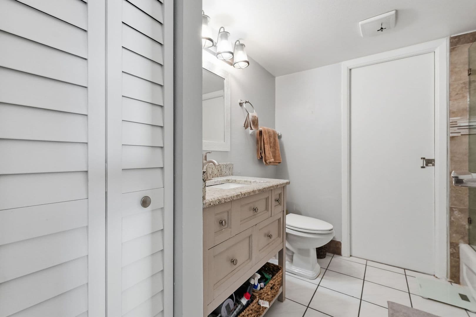 Clearwater House: 337 S. McMullen Booth Road