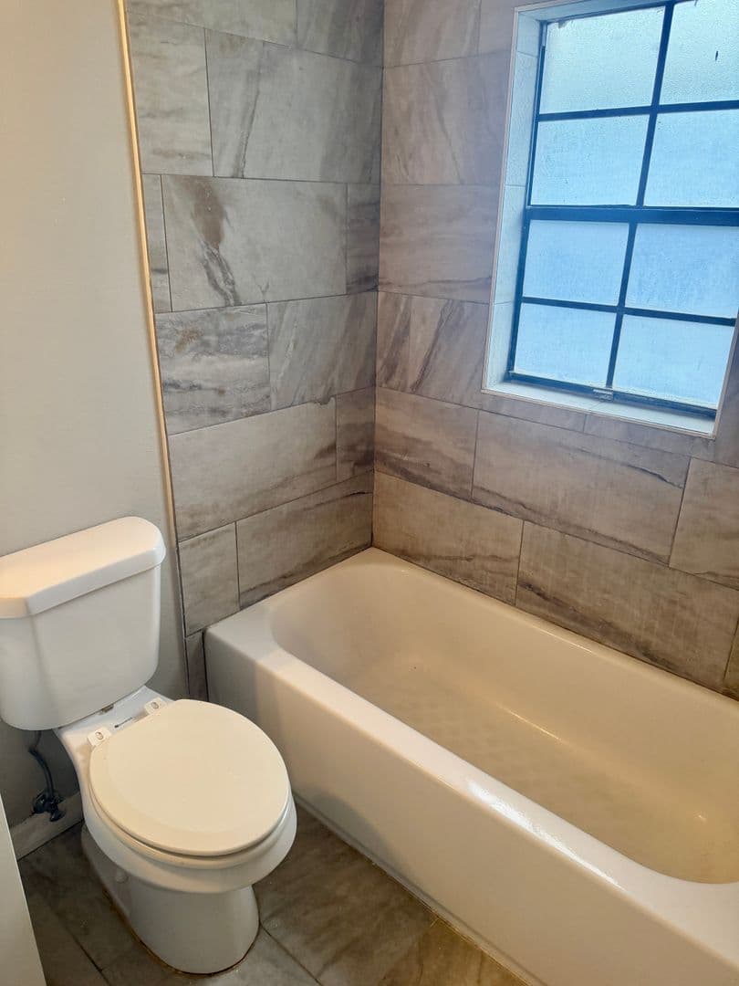 Palm Harbor House: 3784 Lake Shore Drive